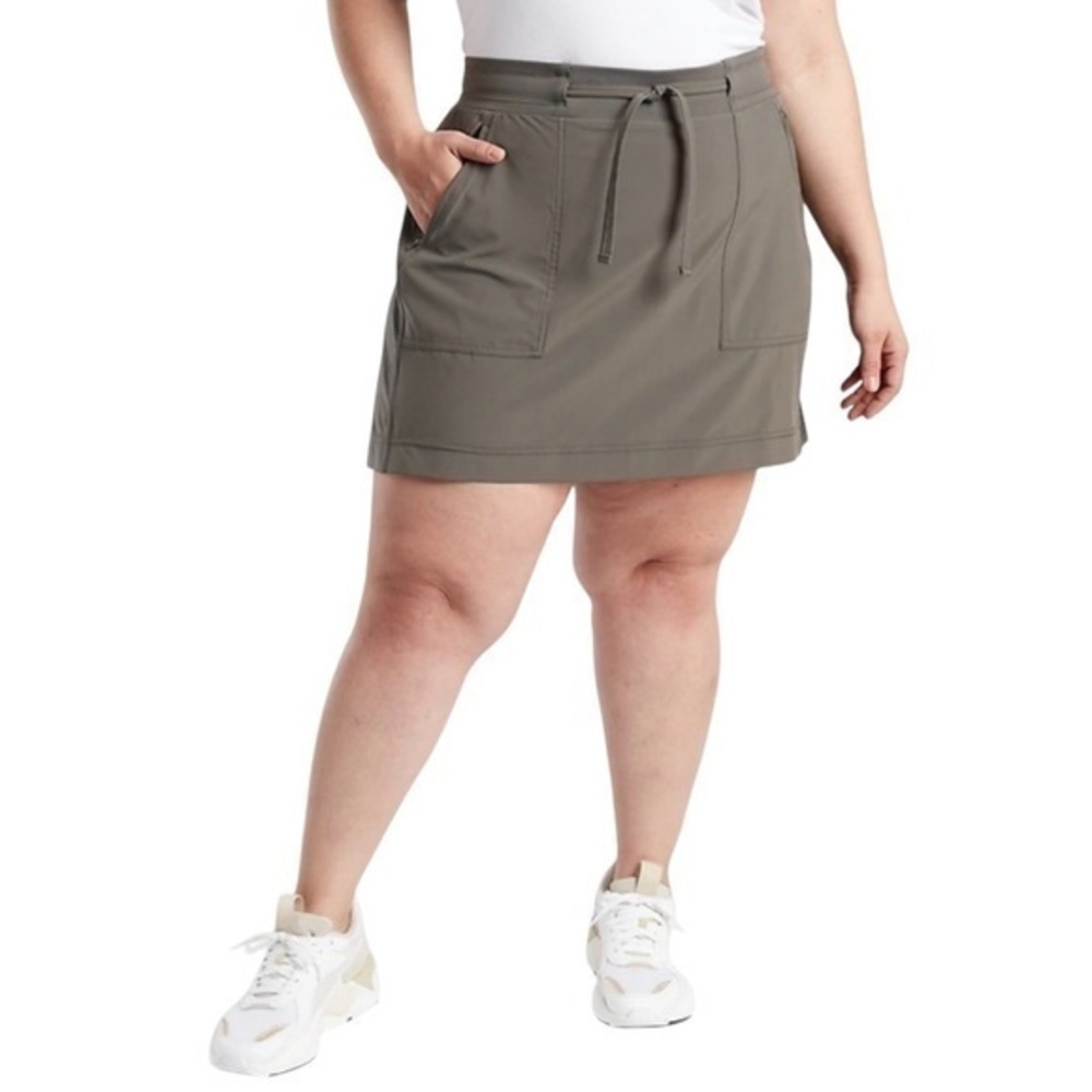 Athleta Chelsea Athletic Cargo Skort in Mountain Olive Women Size 18